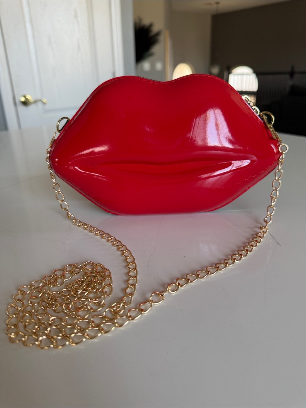 Bold Red Lip-Shaped Crossbody with Gold Chain